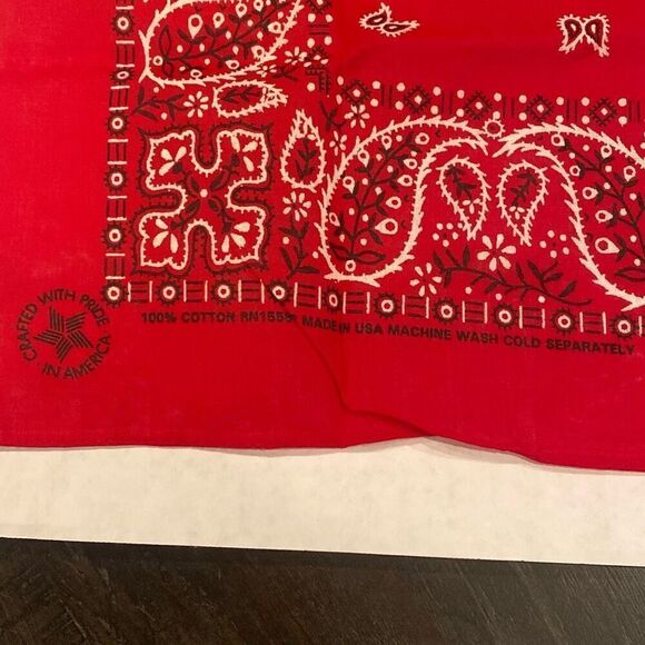 VTG Red Bandana 2 pcs Handkerchief Hanky Marlboro RN 15582 Made in USA UNUSED - Picture 3 of 6